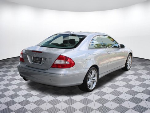 Used 2007 Mercedes-Benz CLK 350 Coupe image 9