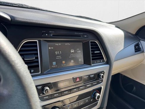 Used 2016 Hyundai Sonata SE image 13