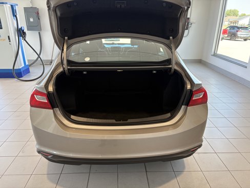 Used 2022 Chevrolet Malibu LS image 5