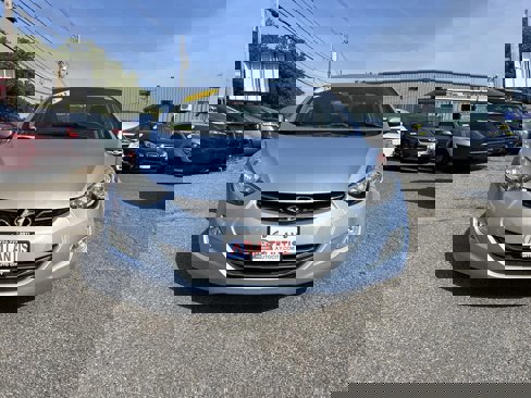 Used 2011 Hyundai Elantra Limited w/ Premium Pkg 5 image 2