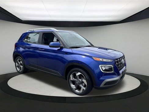 Certified 2022 Hyundai Venue Limited w/ Cargo Package image 2