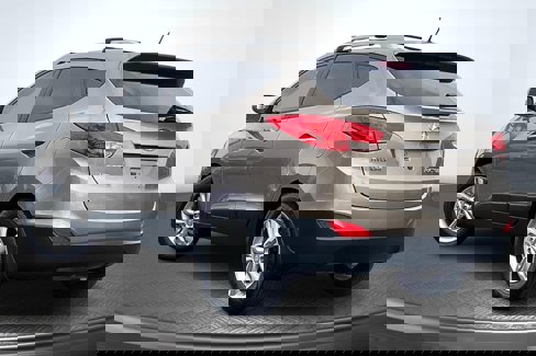 Used 2013 Hyundai Tucson GLS image 2