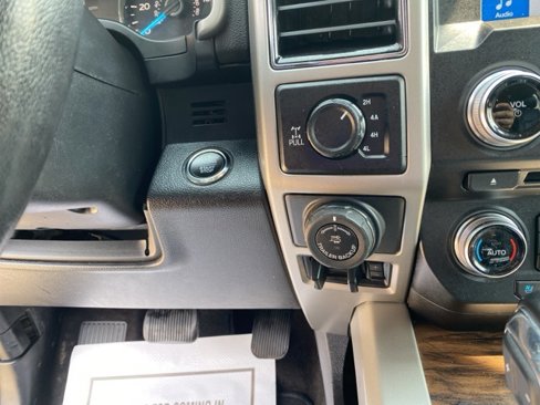 Used 2018 Ford F150 Lariat w/ Equipment Group 502A Luxury image 11