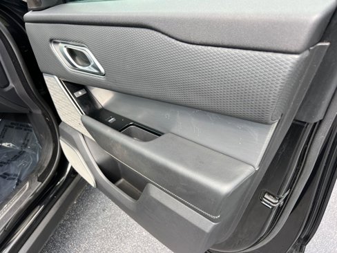 Used 2019 Land Rover Range Rover Velar R-Dynamic SE image 15
