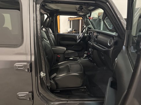 Used 2022 Jeep Wrangler Unlimited Sahara image 19