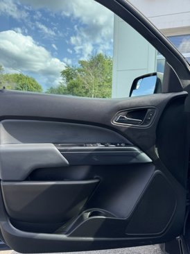 Used 2018 Chevrolet Colorado Z71 image 10