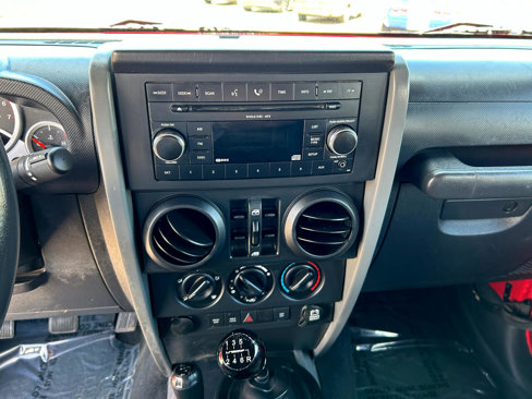 Used 2007 Jeep Wrangler Unlimited Rubicon w/ PWR Convenience Group image 23