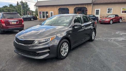 Used 2017 Kia Optima LX w/ Convenience Package image 3