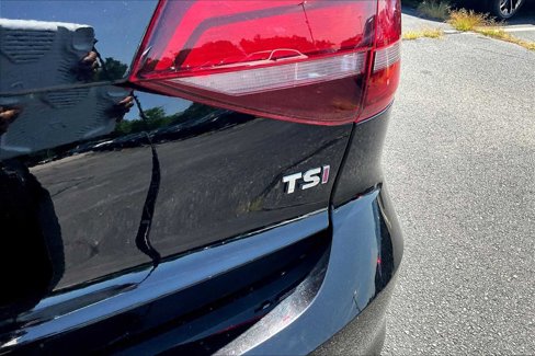 Used 2017 Volkswagen Jetta SE image 9