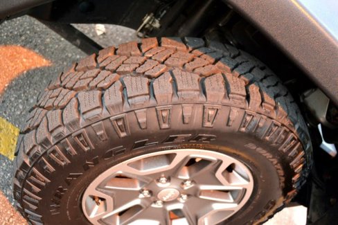 Used 2015 Jeep Wrangler Unlimited Rubicon w/ Dual Top Group image 38