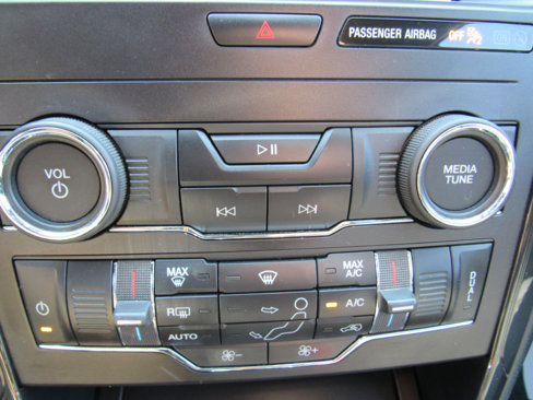 Used 2018 Ford Explorer XLT w/ Equipment Group 201A image 18