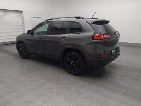 Used 2018 Jeep Cherokee Latitude w/ Altitude Package image 3