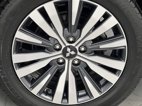 Used 2020 Mitsubishi Outlander SE image 59
