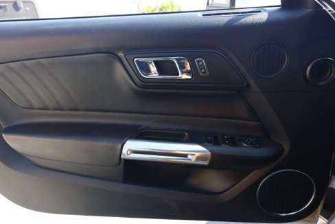Used 2016 Ford Mustang Premium image 19