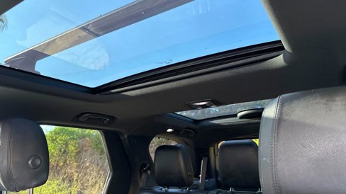 Used 2018 Land Rover Discovery HSE image 17