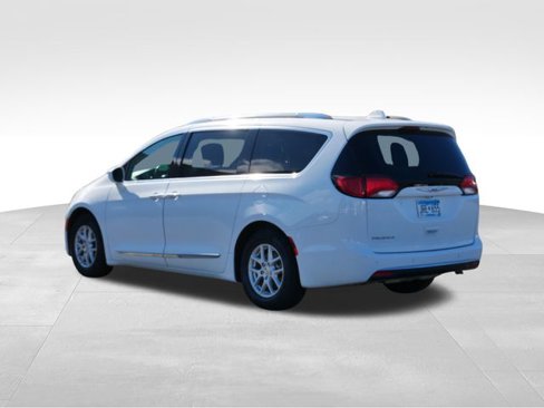Used 2020 Chrysler Pacifica Touring-L image 5