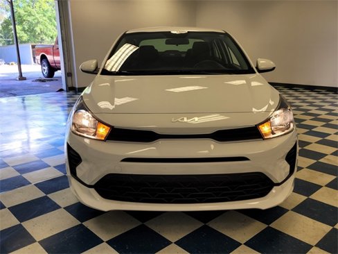 Used 2023 Kia Rio LX image 2