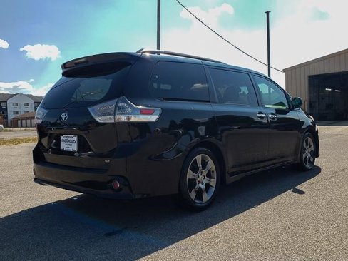 Used 2014 Toyota Sienna SE image 5