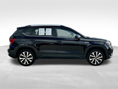 Used 2024 Volkswagen Taos SE image 7