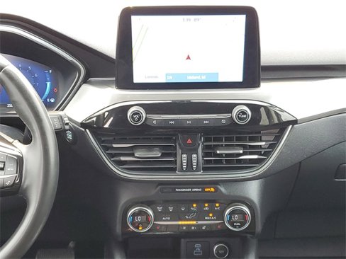 Used 2021 Ford Escape Titanium image 31
