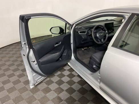 Used 2020 Toyota Corolla LE image 16