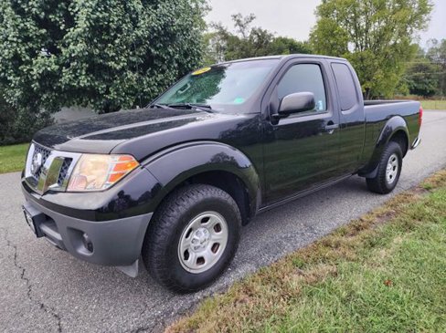 Used 2014 Nissan Frontier S image 2