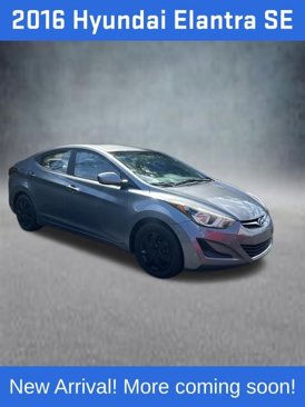 Used 2016 Hyundai Elantra SE image 2
