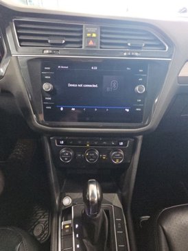 Used 2019 Volkswagen Tiguan SEL image 19