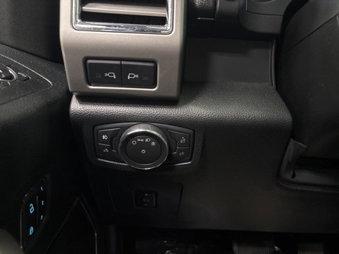 Used 2016 Ford F150 Lariat w/ Equipment Group 502A Luxury image 38