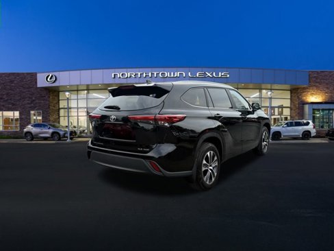 Used 2023 Toyota Highlander L image 25
