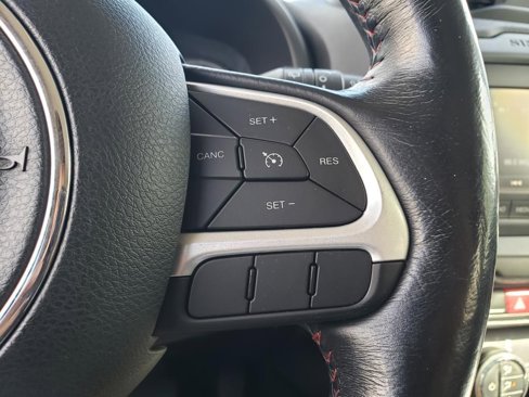 Used 2017 Jeep Renegade Trailhawk w/ Premium Trailhawk Package image 35