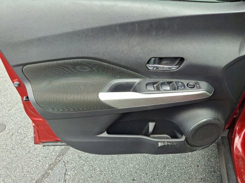 Used 2020 Nissan Kicks SV image 9