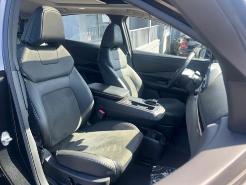Used 2023 Nissan Ariya FWD image 33