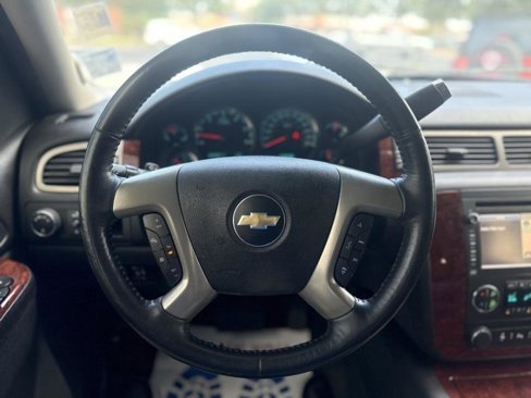 Used 2012 Chevrolet Suburban LTZ image 28