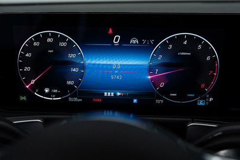 Used 2024 Mercedes-Benz GLB 250 4MATIC w/ Driver Assistance Package image 18