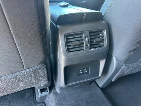 Used 2023 Nissan Rogue SV image 22
