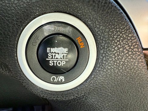 Used 2017 Chrysler 300 C image 45