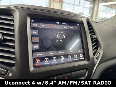 Used 2019 Jeep Cherokee Trailhawk image 5