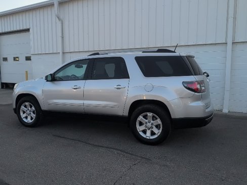 Used 2016 GMC Acadia SLE image 4