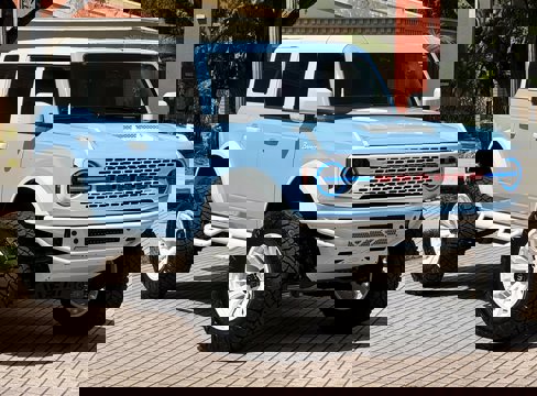 Used 2025 Ford Bronco Outer Banks image 1