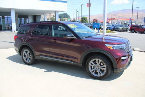 Used 2022 Ford Explorer XLT w/ Equipment Group 202A image 9