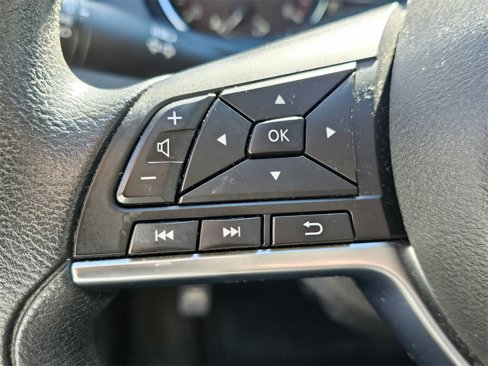 Used 2018 Nissan Rogue Sport S image 16