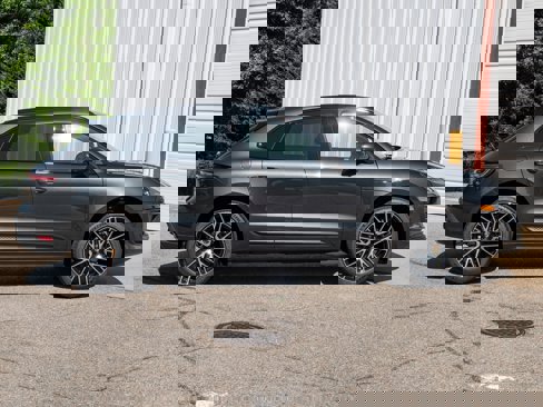 New 2026 Porsche Macan image 10