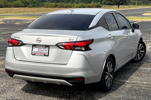 Used 2021 Nissan Versa SV image 5