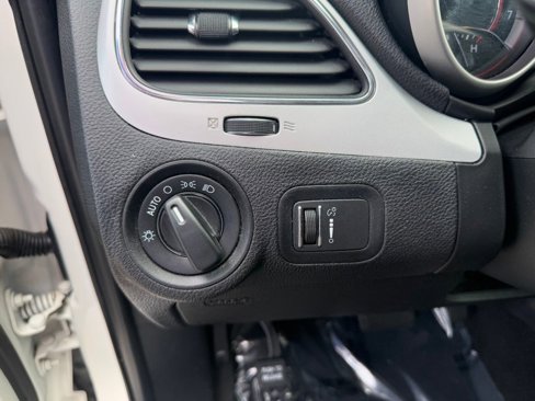 Used 2017 Dodge Journey SE image 8