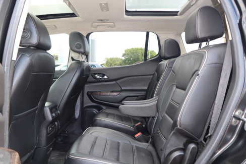 Used 2023 GMC Acadia Denali w/ Black Diamond Edition image 14