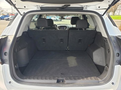 Used 2024 GMC Terrain SLE image 6