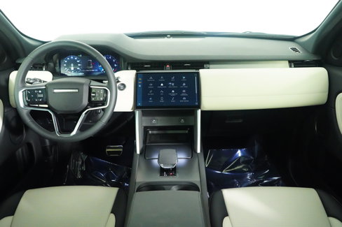 Used 2025 Land Rover Discovery Sport Dynamic SE image 38