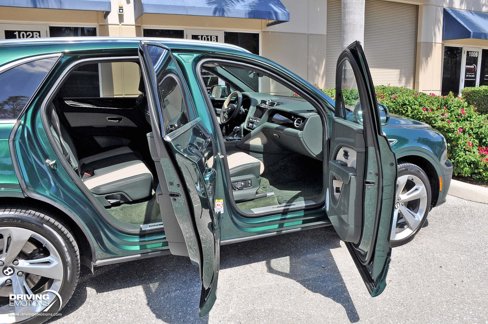 Used 2022 Bentley Bentayga image 12
