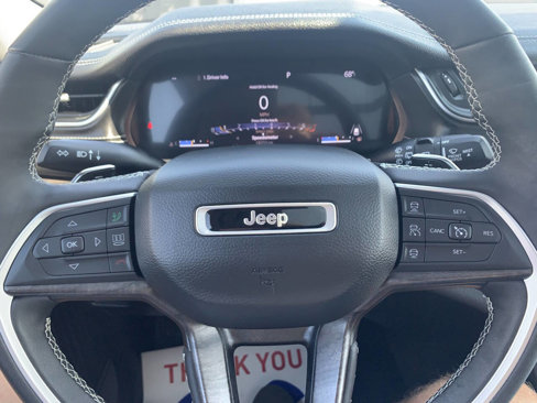 Used 2023 Jeep Grand Cherokee L Limited w/ Luxury Tech Group II image 17